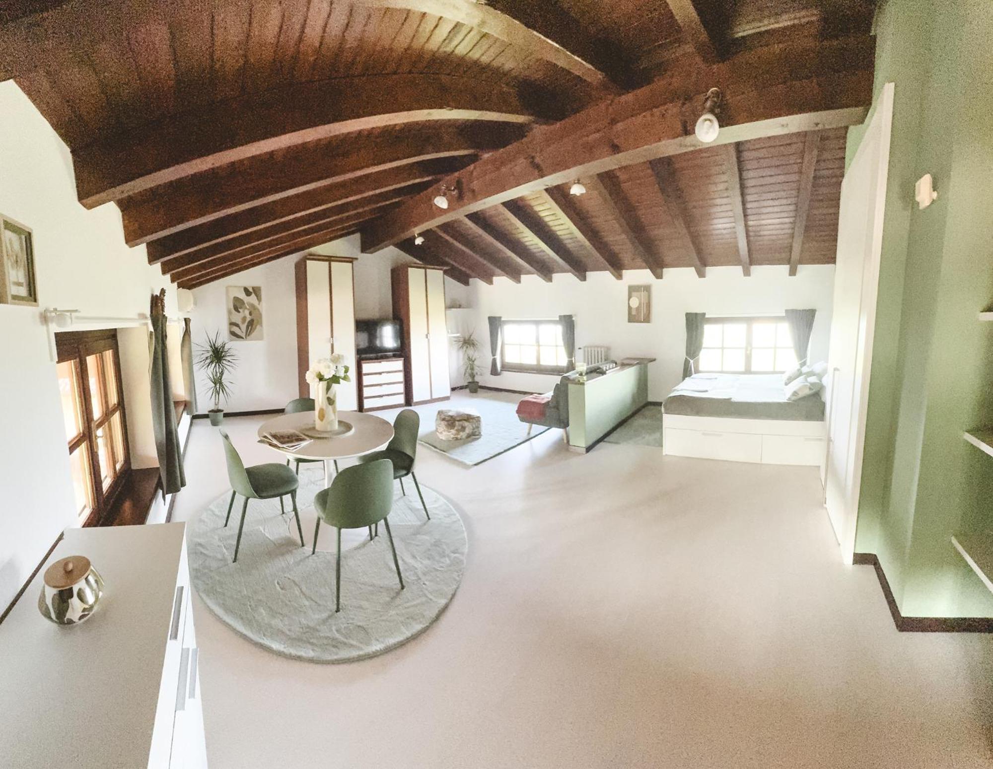 Belvedere Sul Lago Arona Luaran gambar